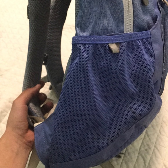 North face backpack - Picture 4 of 8